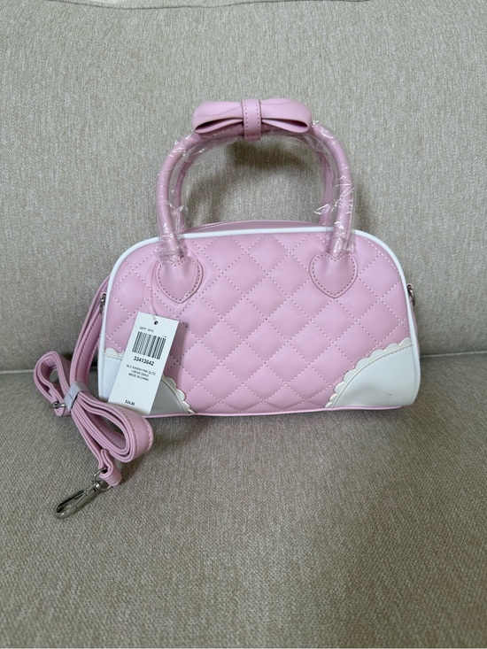 Hot Topic Handbags - NWT Kawaii Coquette Quilted Handbag
